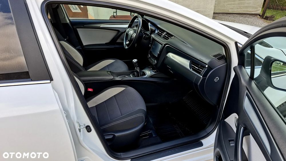 Toyota Avensis 2.0 D-4D Premium - 28