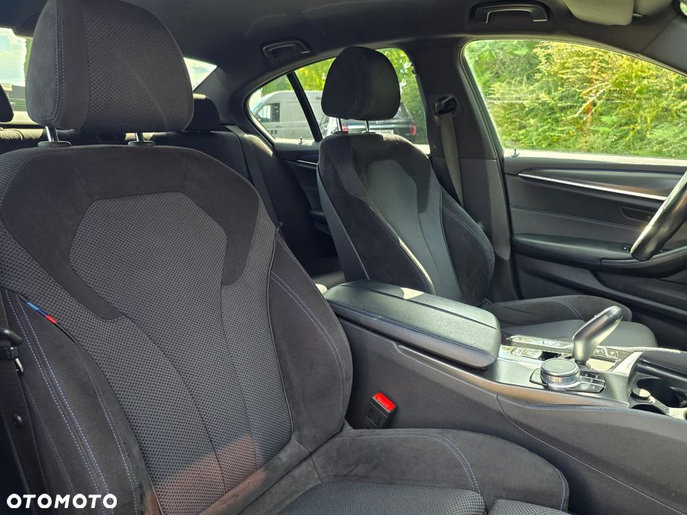 BMW Seria 5 540d xDrive mHEV M Sport sport - 12