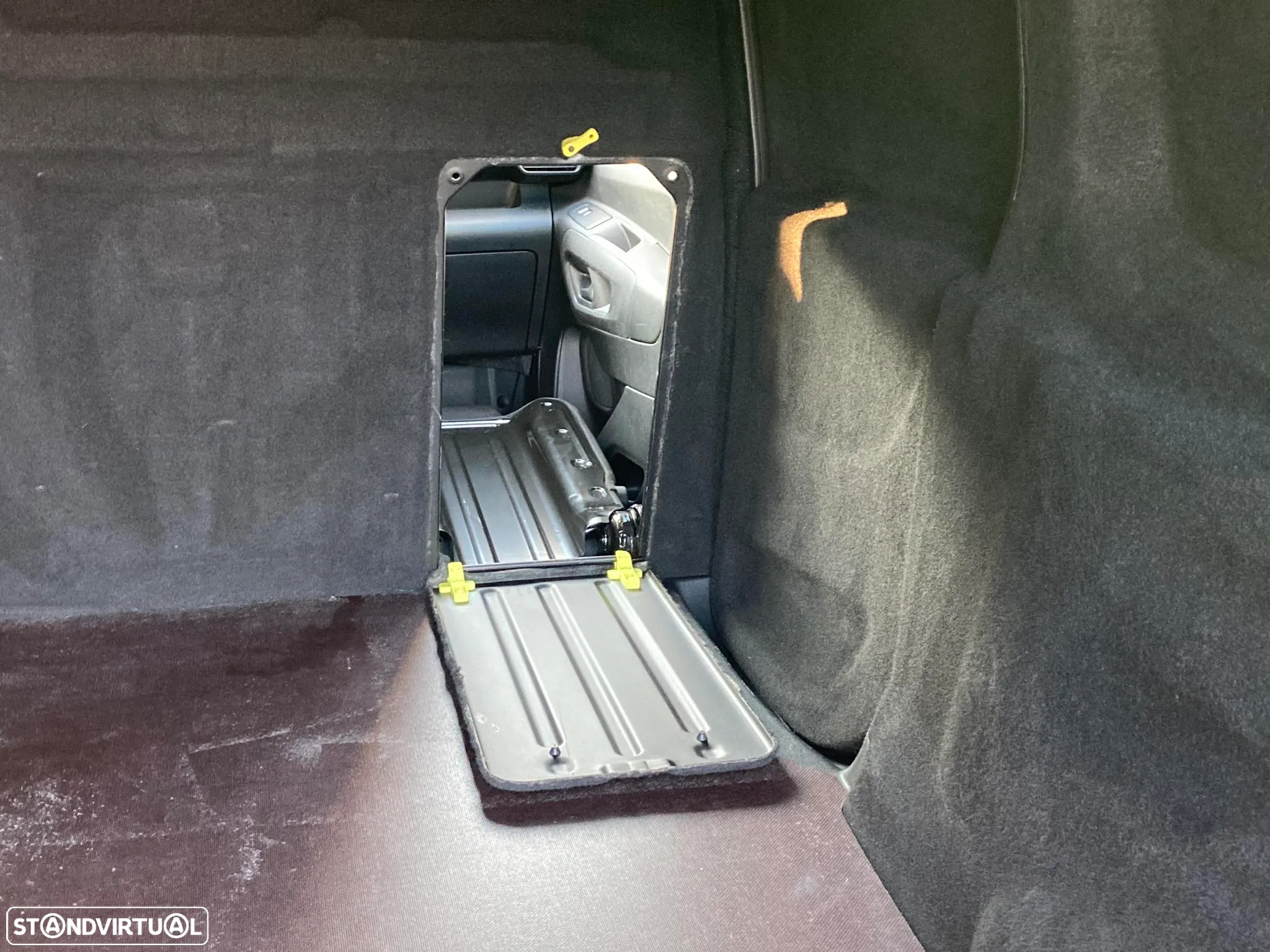 Peugeot Partner Asph. Longa 1.5 BlueHDi 130cv EAT8 (caixa automática) - 38
