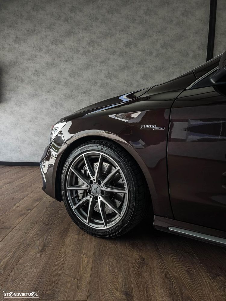 Mercedes-Benz CLA 45 AMG Shooting Brake 4-Matic - 16