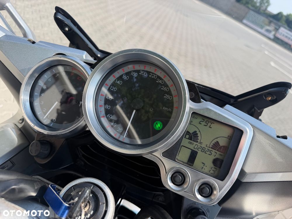 Yamaha FJR - 21
