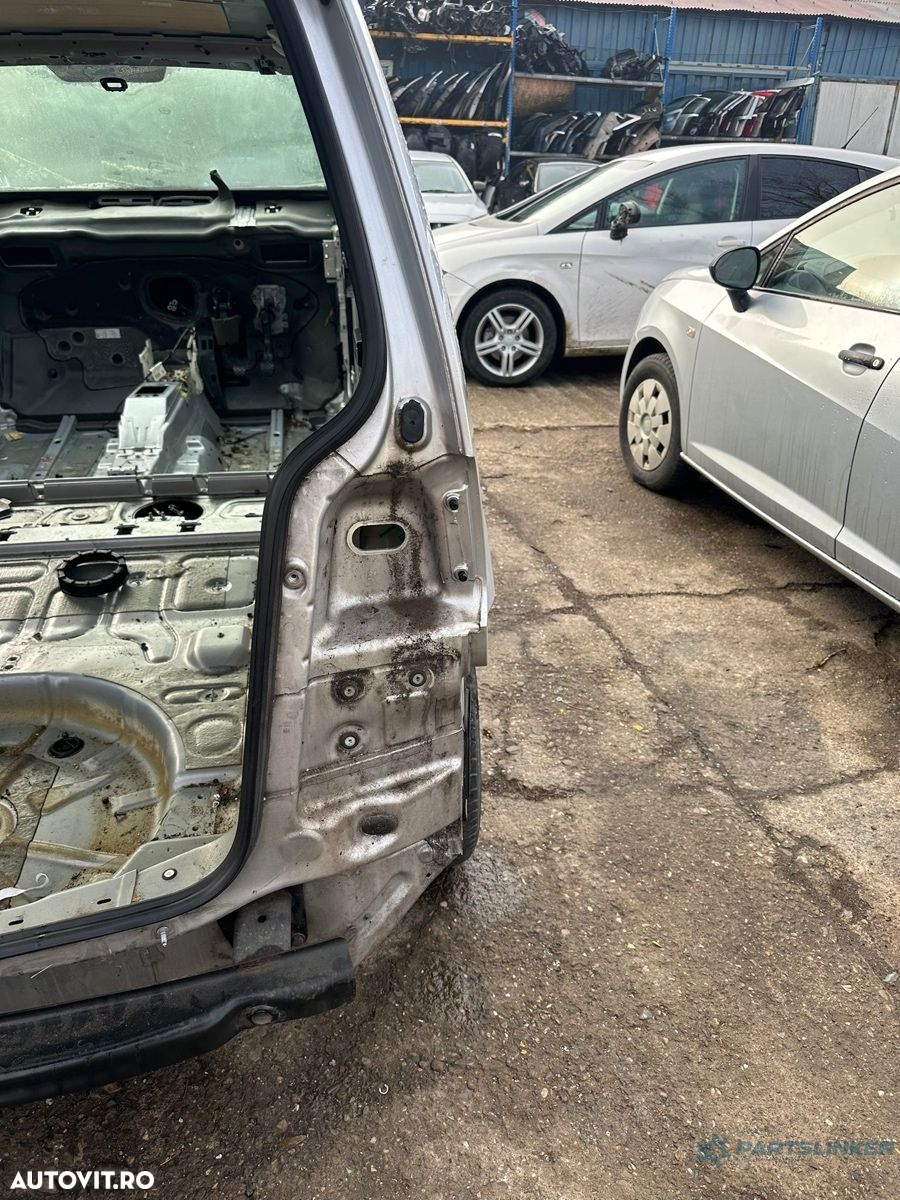 Aripa dreapta spate VOLKSWAGEN TOURAN 1T3 2010 - 2015 TDI CFHC - 4