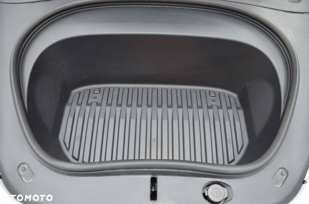 Tesla Model 3 Langstreckenbatterie Allradantrieb Dual Motor - 23