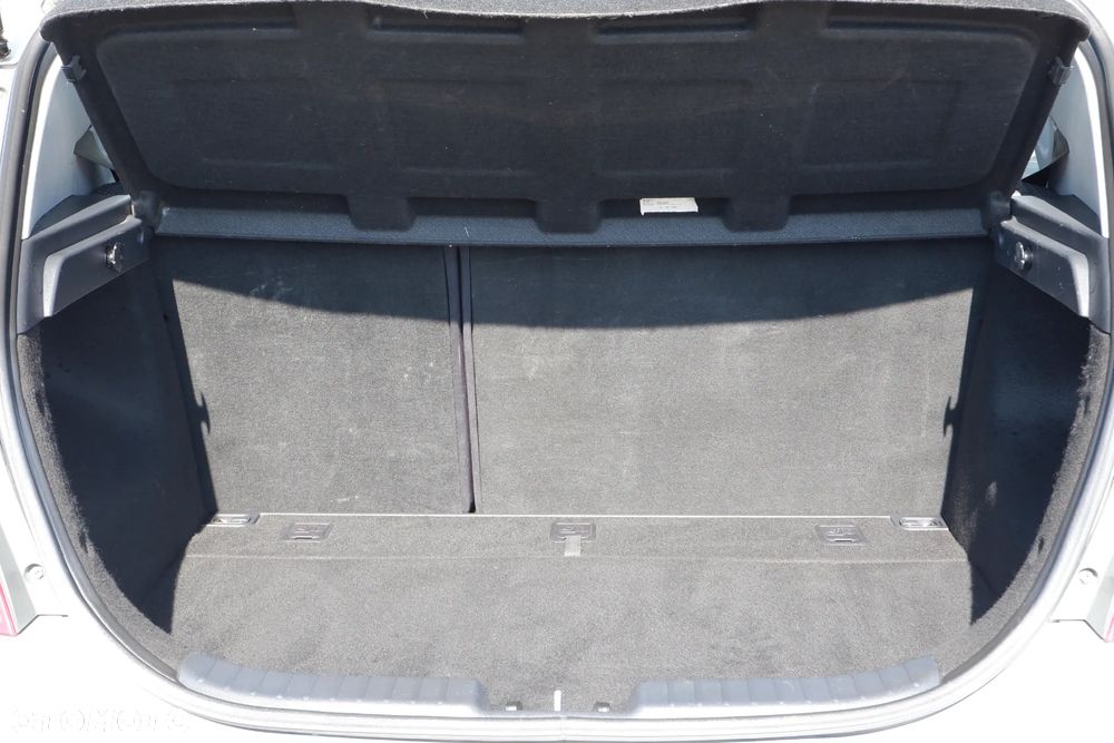 Hyundai i30 1.6 blue Comfort - 12