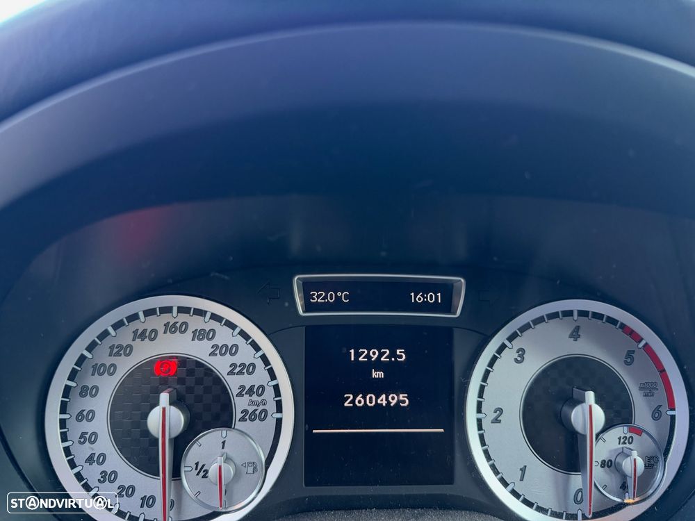 Mercedes-Benz A 200 CDI AMG Line - 9
