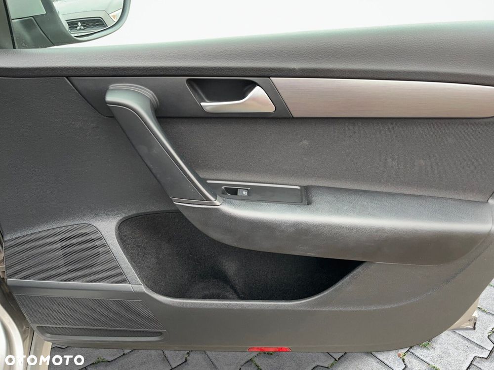 Volkswagen Passat - 22