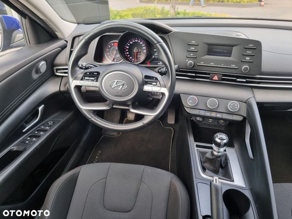 Hyundai Elantra 1.6 Modern - 28