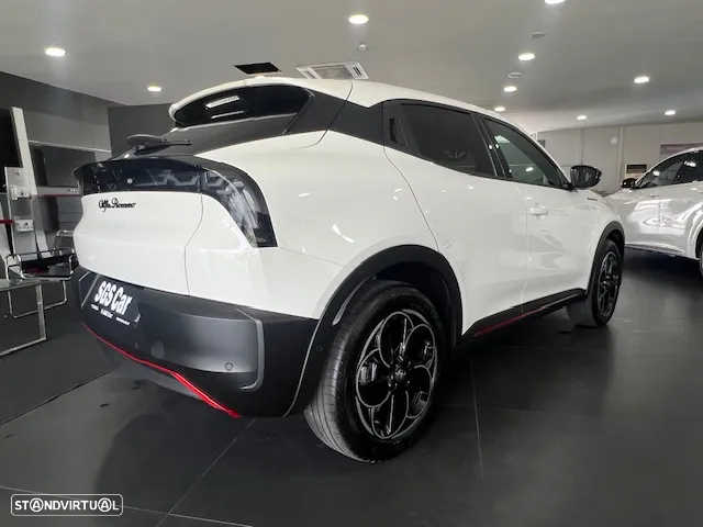 Alfa Romeo Junior Elletrica 50 kWh - 5