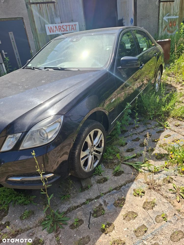 Mercedes-Benz Klasa E 220 CDI BlueEff Avantgarde - 3