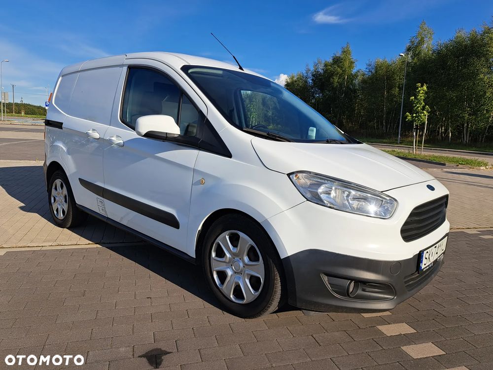 Ford Transit Courier - 11