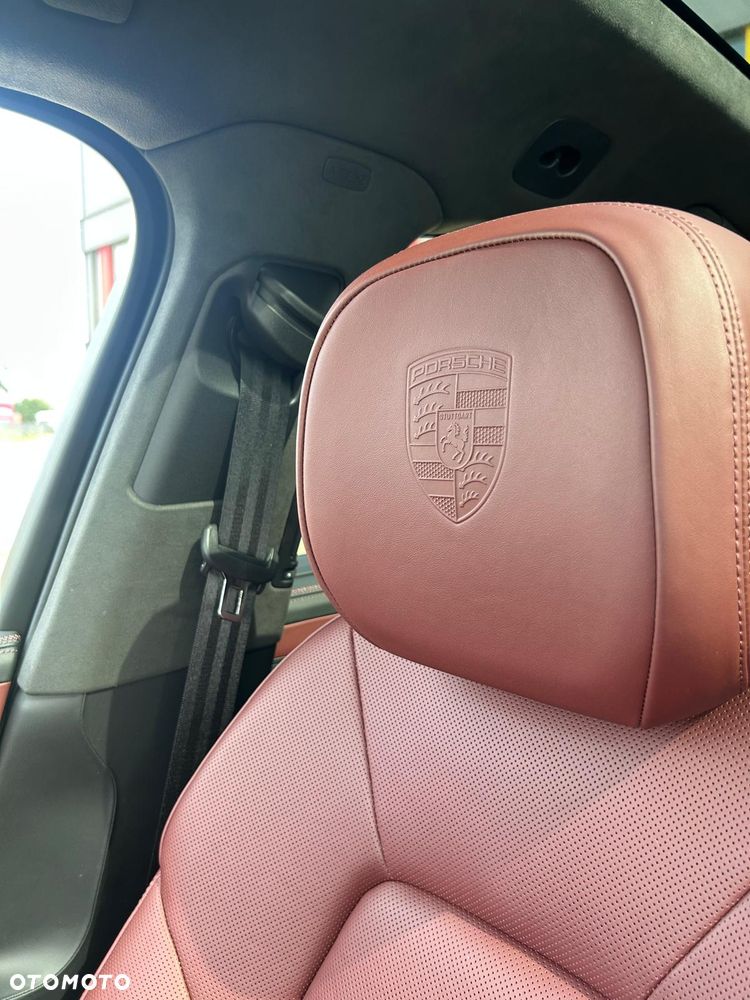 Porsche Cayenne - 6