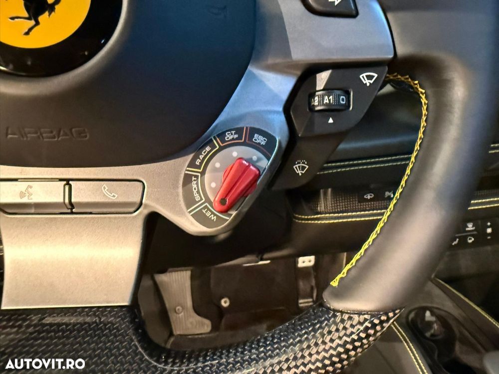 Ferrari F8 - 15