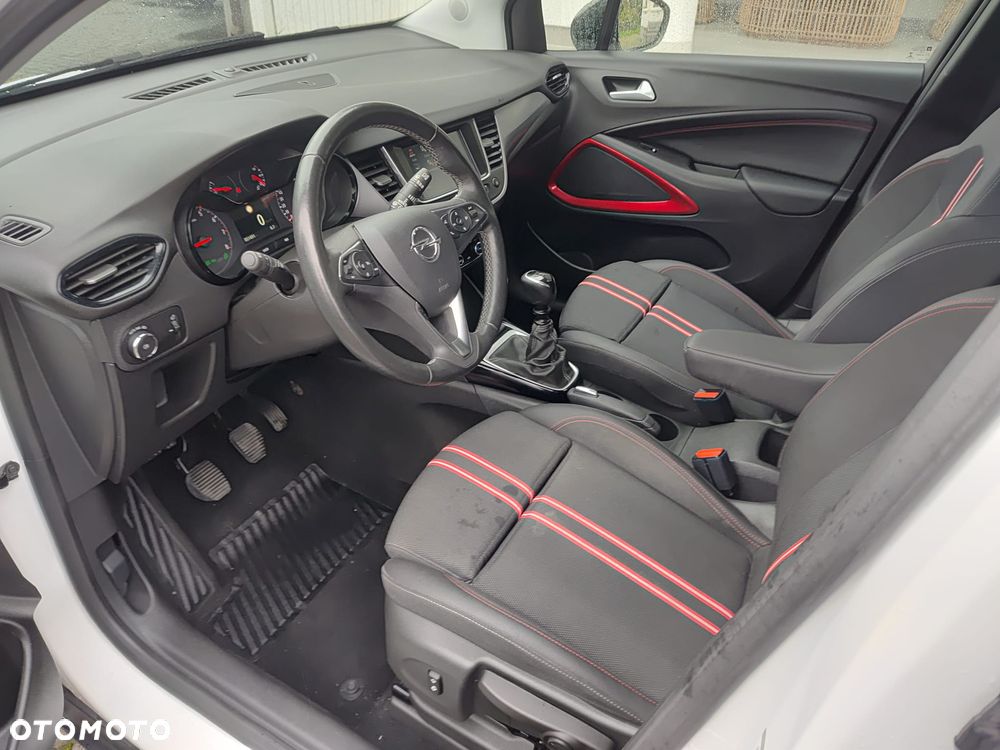 Opel Crossland X 1.2 T Design Line S&S - 17
