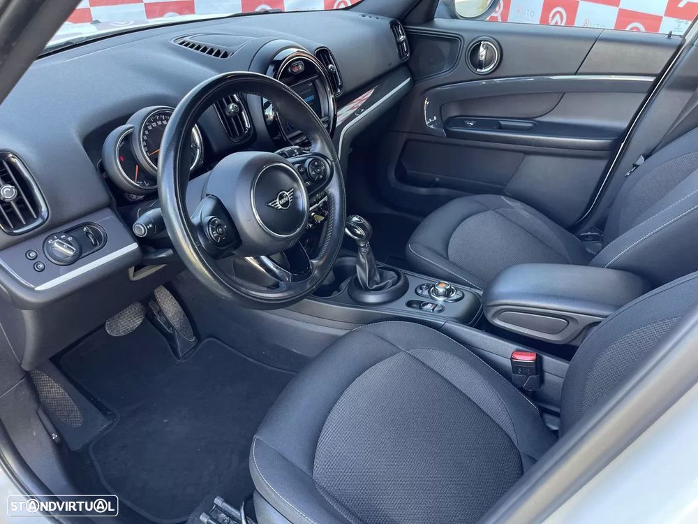 MINI Countryman Cooper SE ALL4 Auto - 11