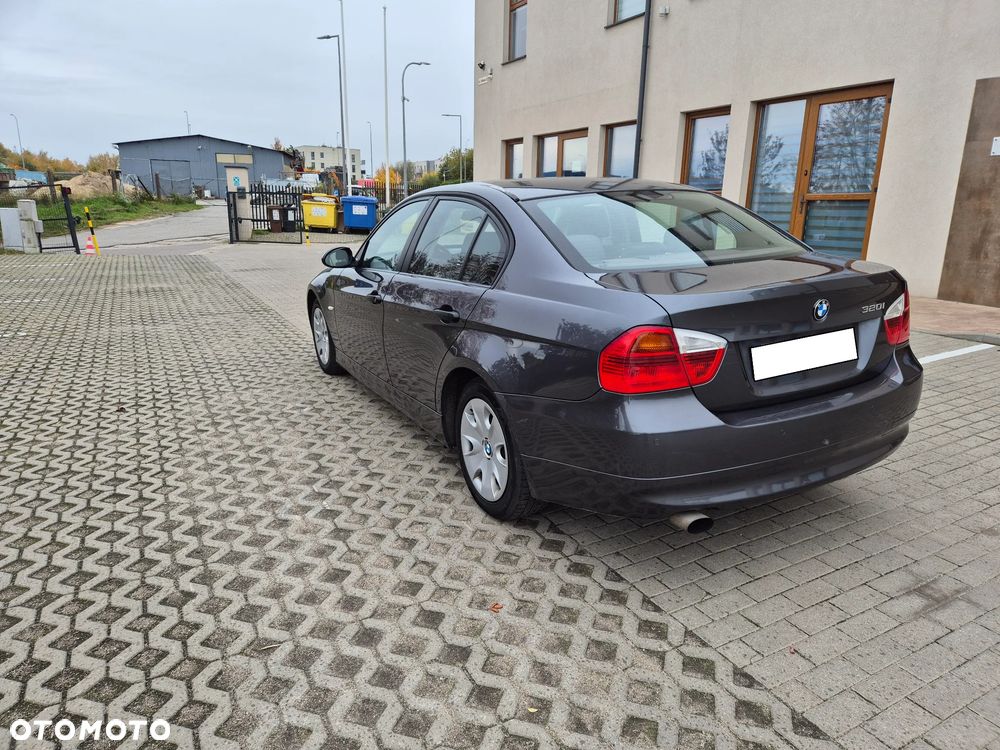 BMW Seria 3 320i - 6