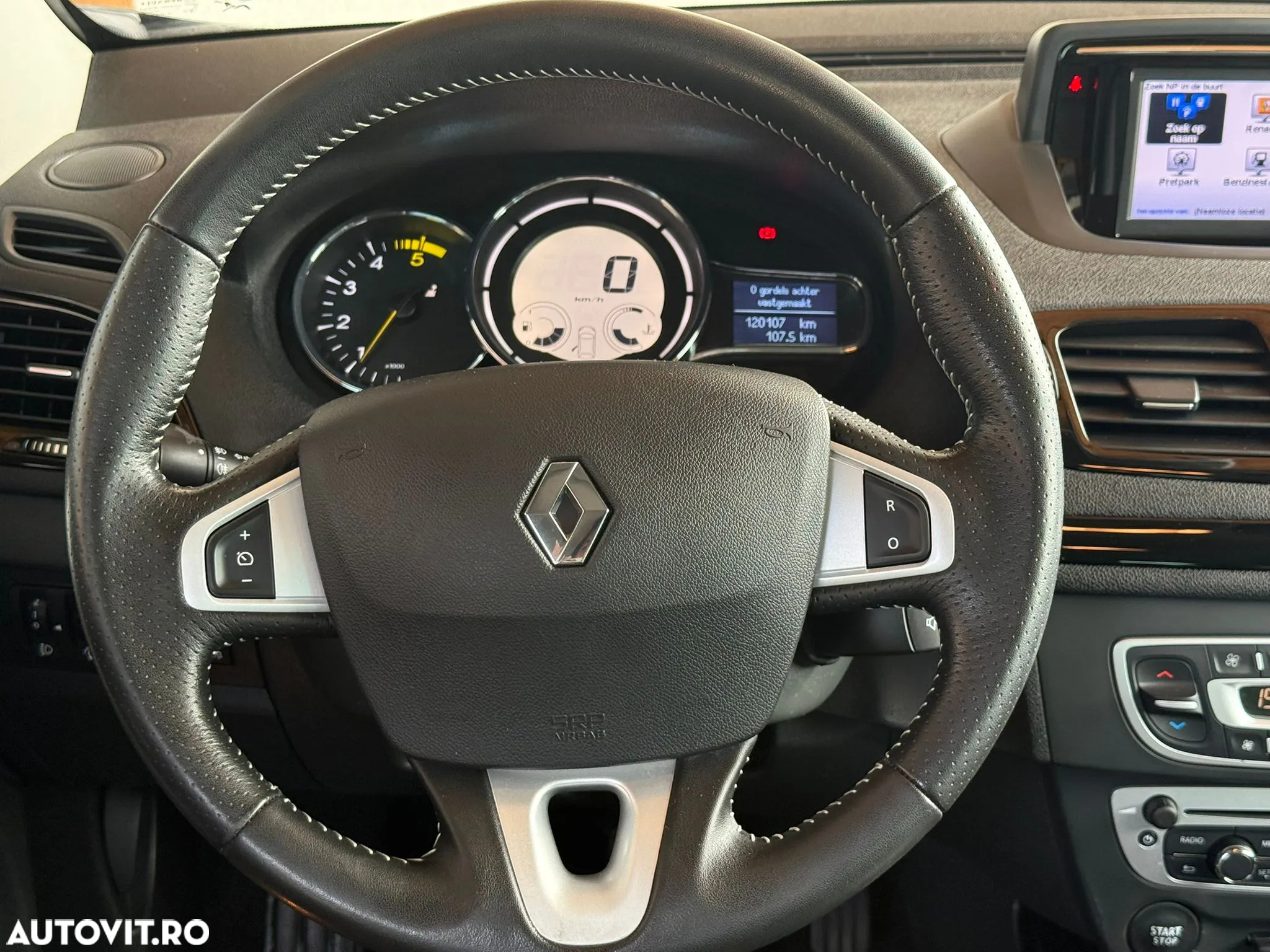 Renault Megane ENERGY dCi 110 Start & Stop Bose Edition - 15