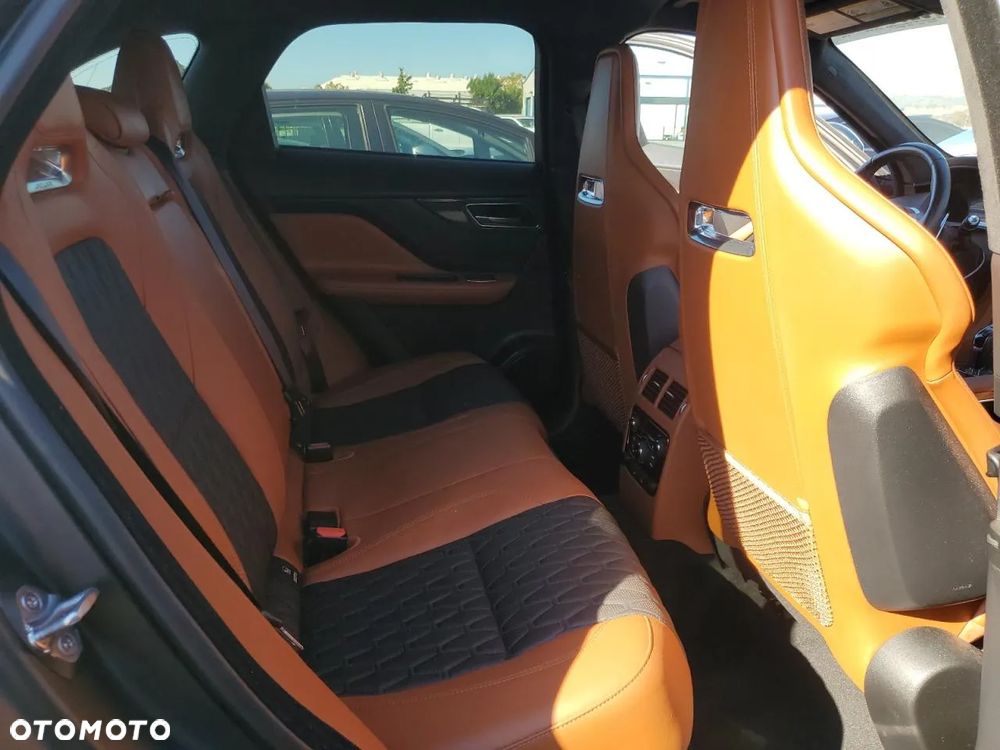 Jaguar F-Pace 5.0 V8 P550 AWD SVR - 11