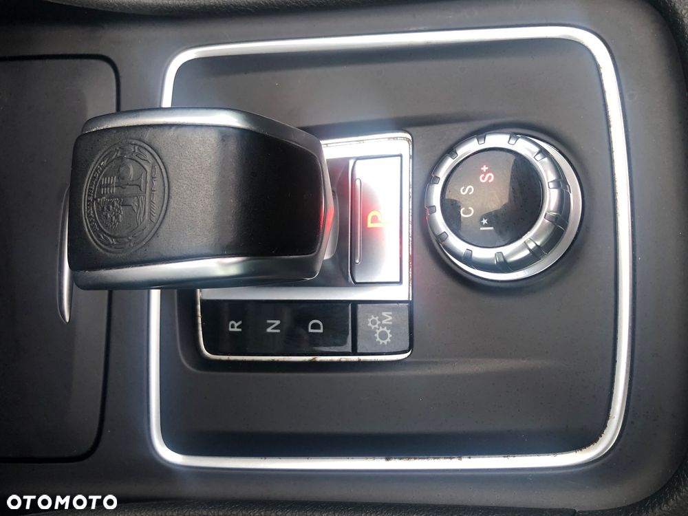 Mercedes-Benz GLA 45 AMG 4Matic 7G-DCT - 21