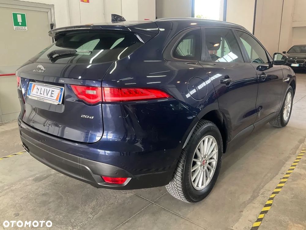 Jaguar F-Pace 2.0 i4D AWD Pure - 3