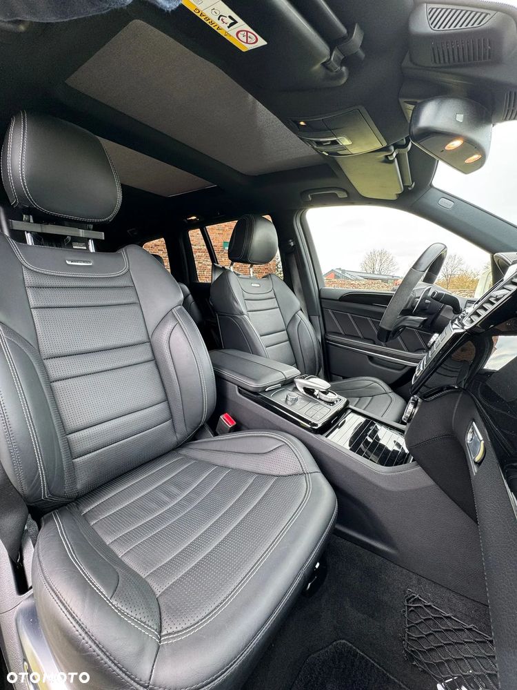 Mercedes-Benz GLS - 22