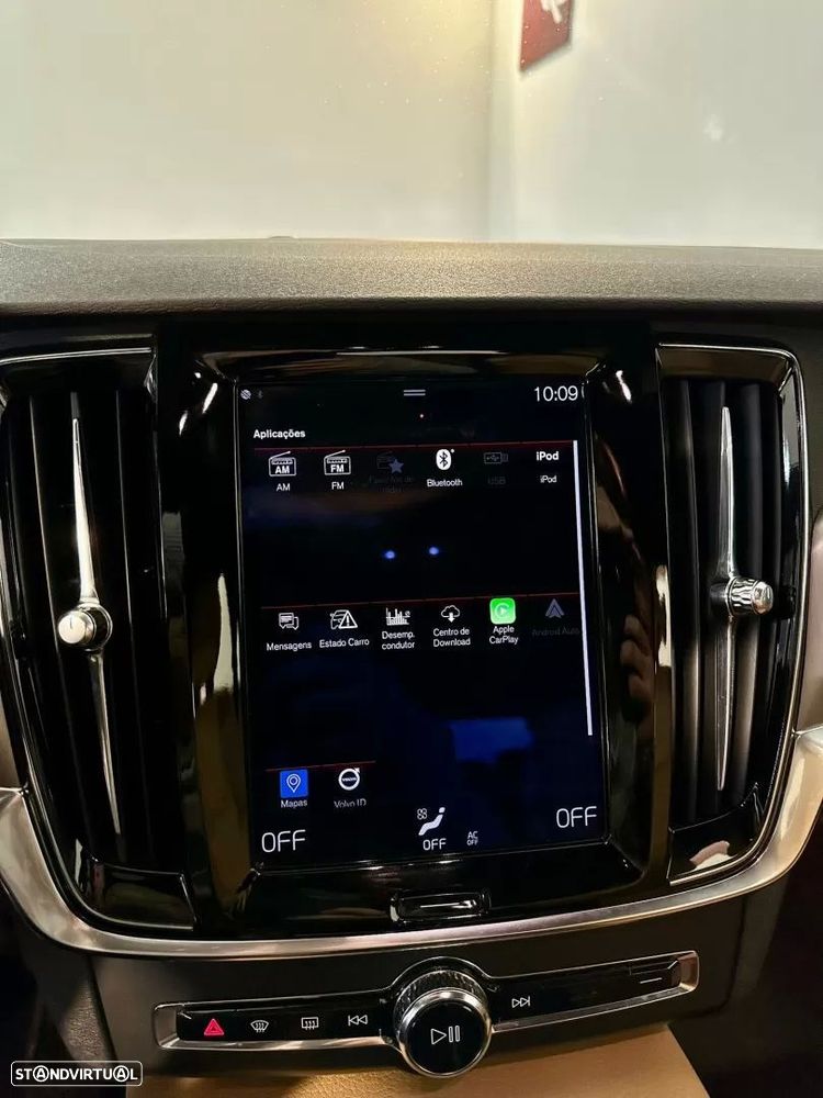 Volvo V90 2.0 D4 Momentum Geartronic - 27