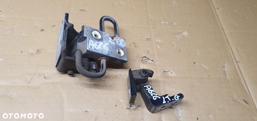 Zawias zawiasy drzwi lewy tył para Audi A6 C6 8E0833411 - 1