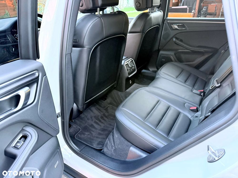 Porsche Macan T - 21