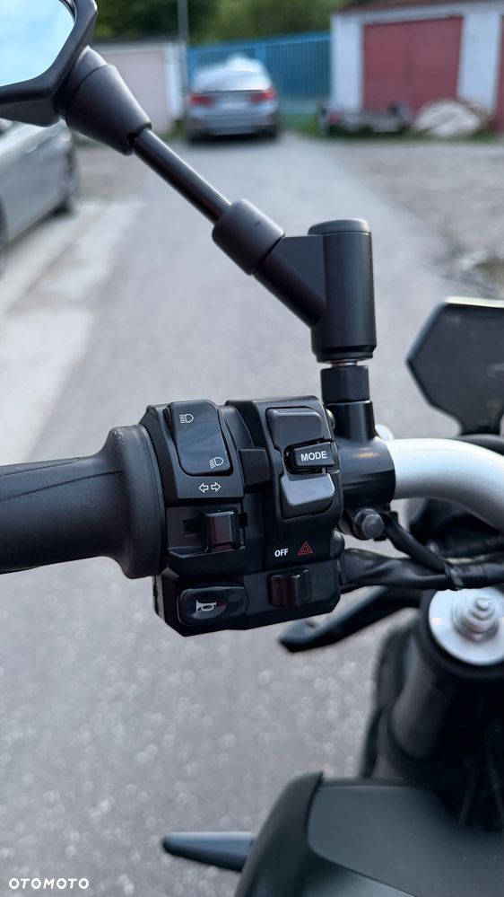 Yamaha MT - 12