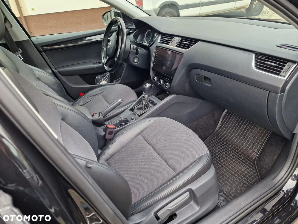 Skoda Octavia 2.0 TDI Style DSG - 11