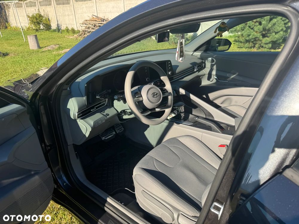 Hyundai Elantra 1.6 Style Premiere - 8