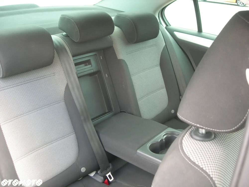 Volkswagen Jetta - 20
