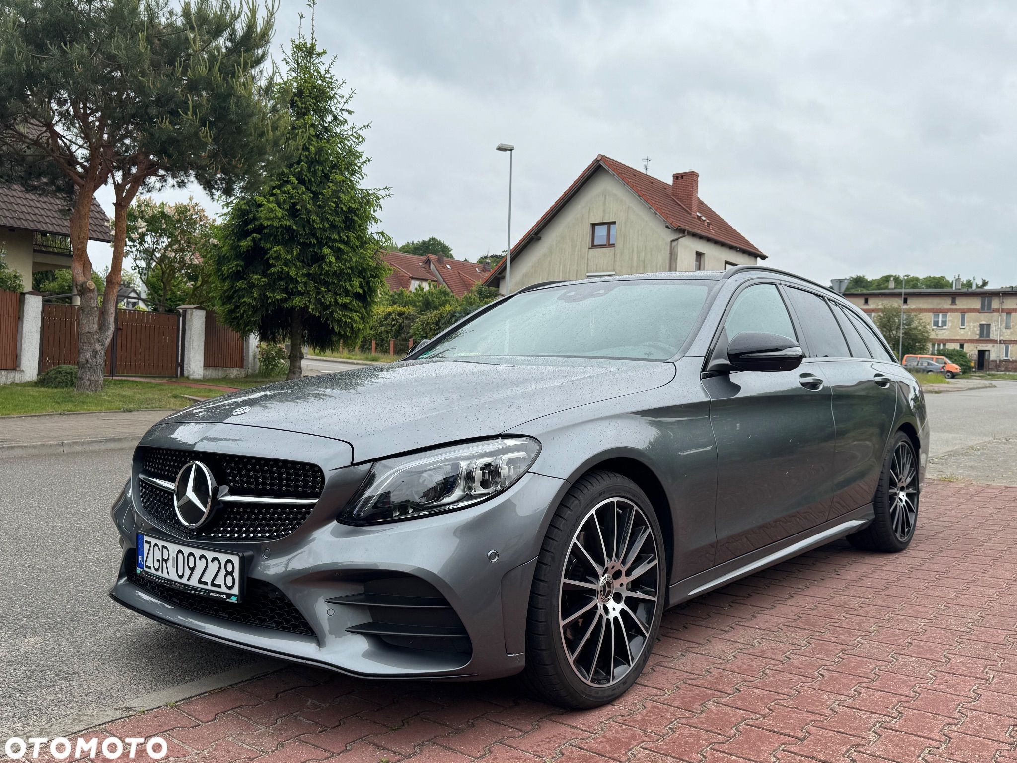 Mercedes-Benz Klasa C 220 d 4Matic T 9G-TRONIC AMG Line - 1