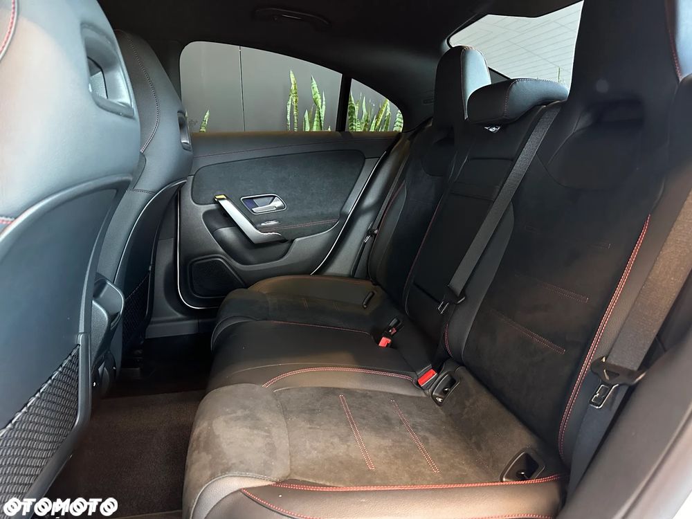 Mercedes-Benz CLA 200 AMG Line 7G-DCT - 15