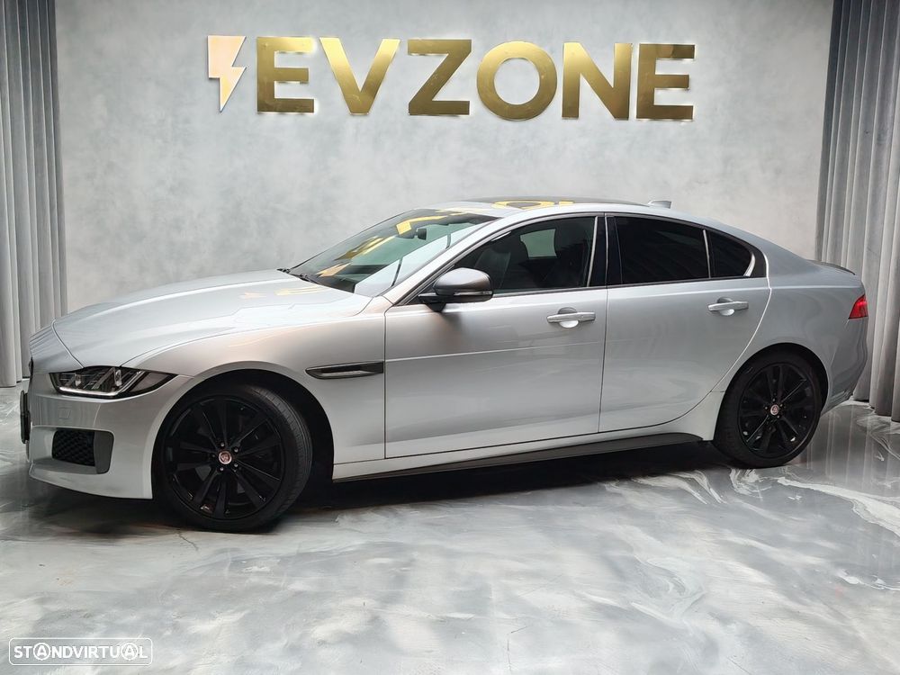 Jaguar XE P300 AWD Aut. Sport - 4