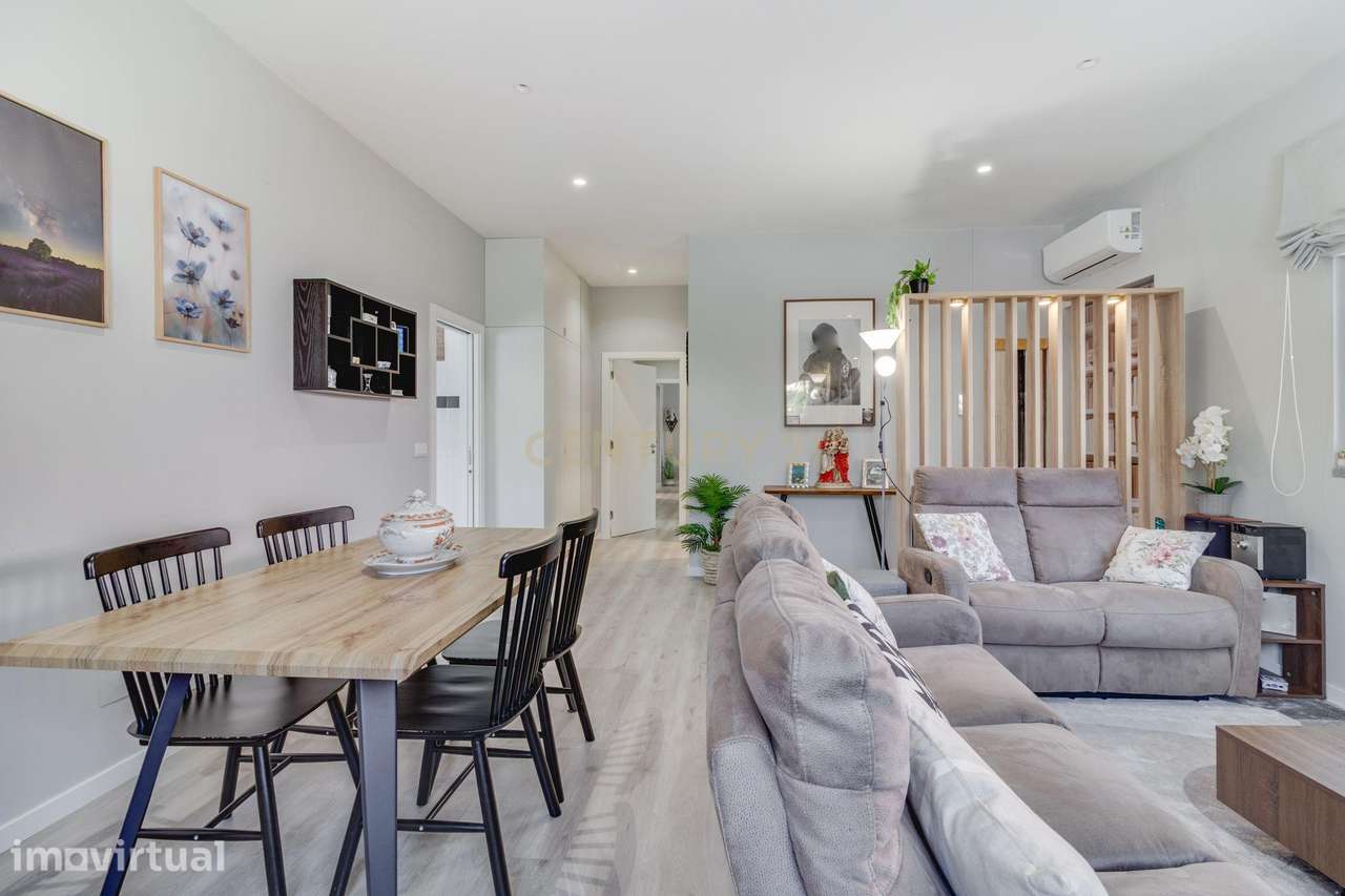 Moradia T3 Térrea Isolada com Zona Gourmet, Garagem e Carregamento Elé - Grande imagem: 4/36
