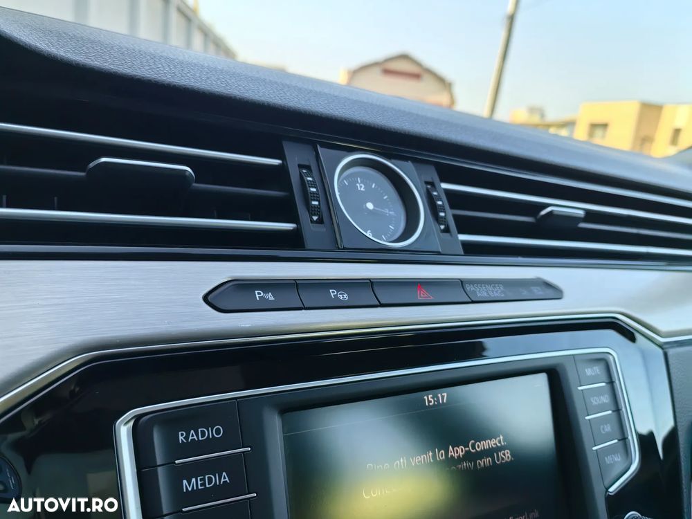 Volkswagen Passat 2.0 TDI DSG Highline - 13
