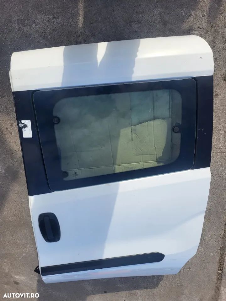 Vindem usa stanga culisanta  laterala complecta  pentru Fiat Doblo 2014 - 7