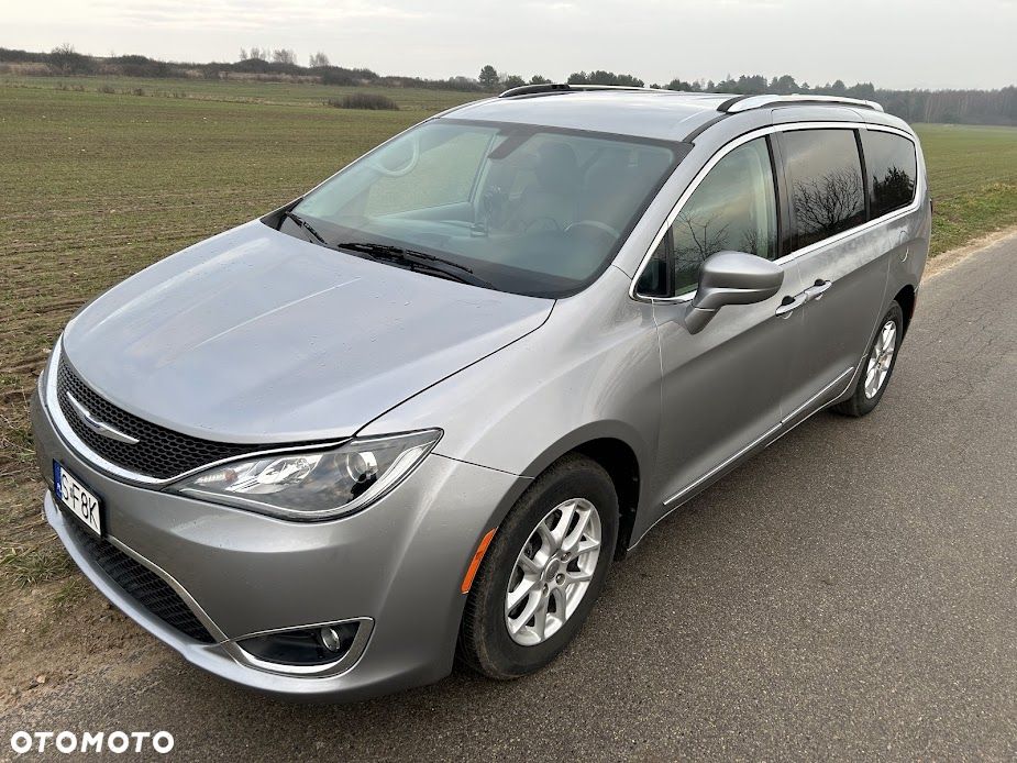 Chrysler Pacifica - 21