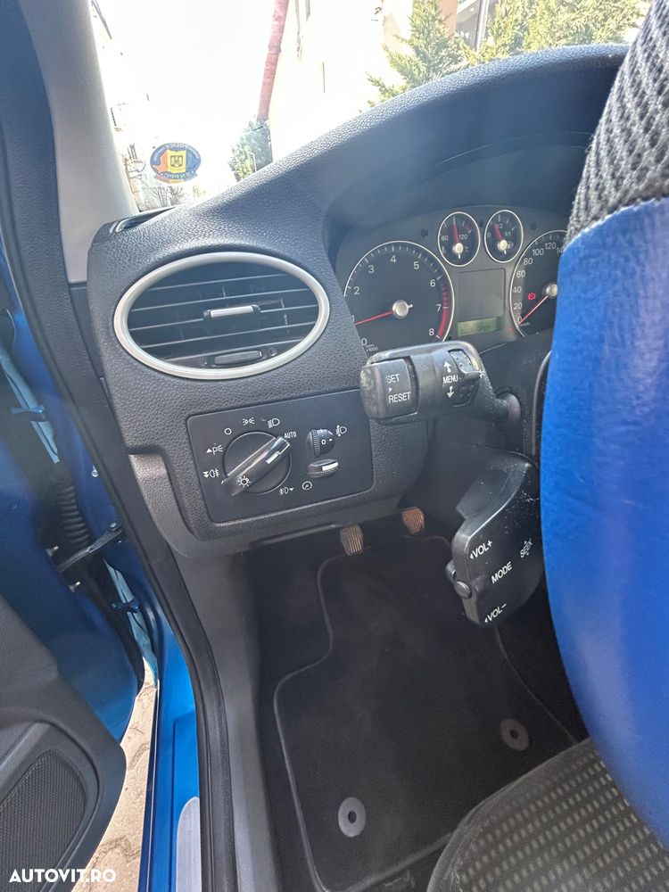 Ford Focus 1.6 Ti-VCT Ghia - 7