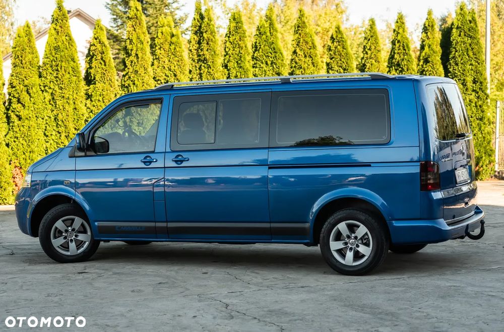 Volkswagen Caravelle - 10