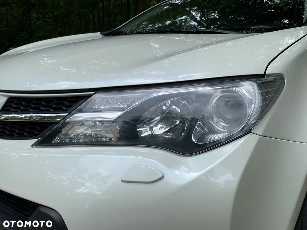 Toyota RAV4 2.0 D-4D Premium - 14