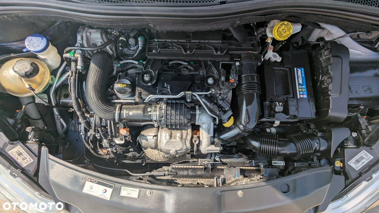 Peugeot 208 - 37