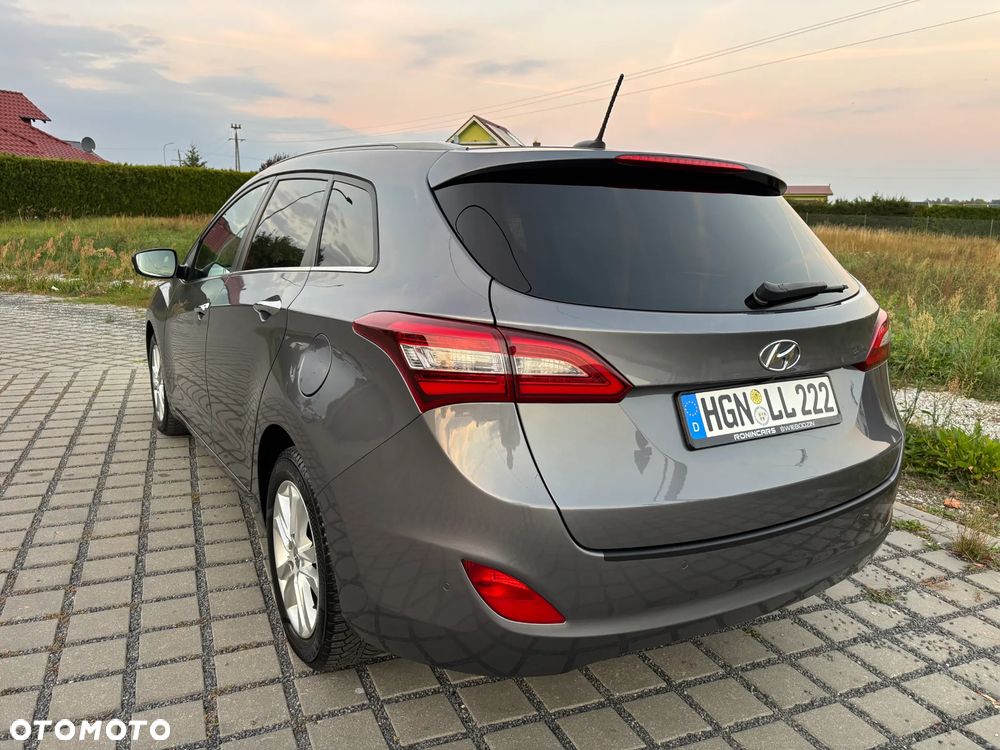 Hyundai i30 blue 1.6 CRDi Passion - 4