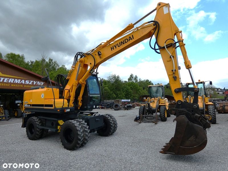 Hyundai 140W-7A / Stan BDB / Ładnie utrzymana / - 9
