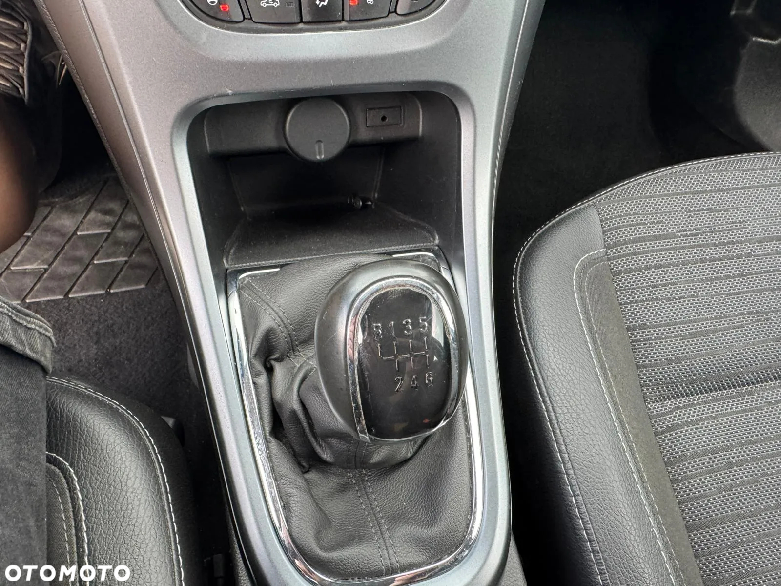 Opel Astra 1.4 Turbo Sports Tourer Design Edition - 10