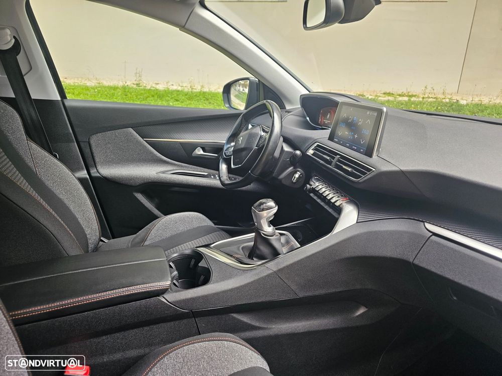 Peugeot 3008 1.2 PureTech Active - 12