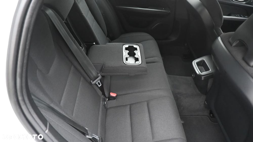 Volvo V60 B3 B Momentum Pro - 30