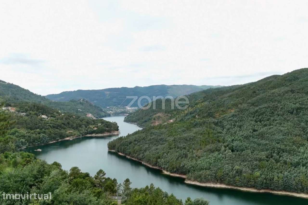 Terreno à Venda - Gerês - Grande imagem: 4/4