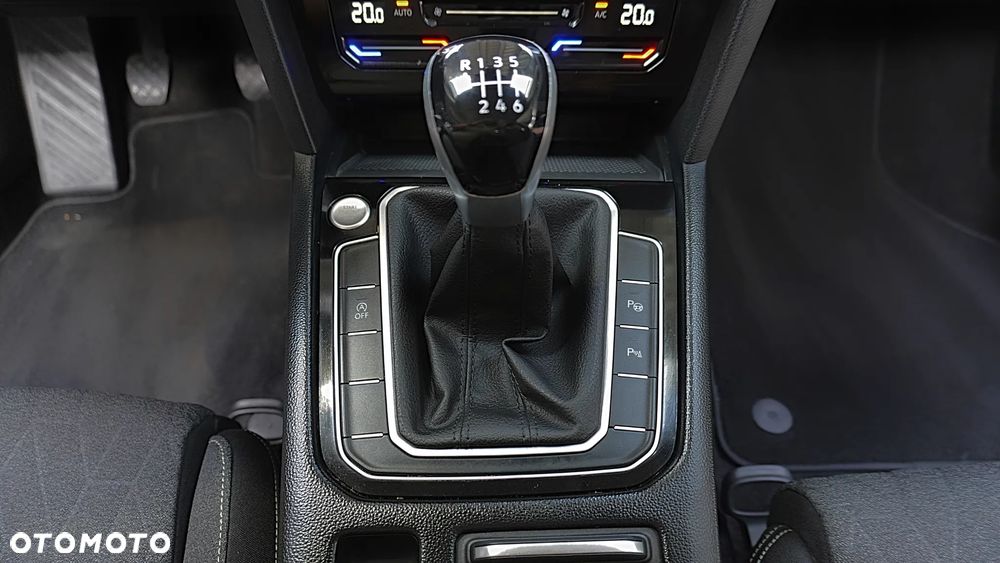 Volkswagen Passat 2.0 TDI EVO Business - 19