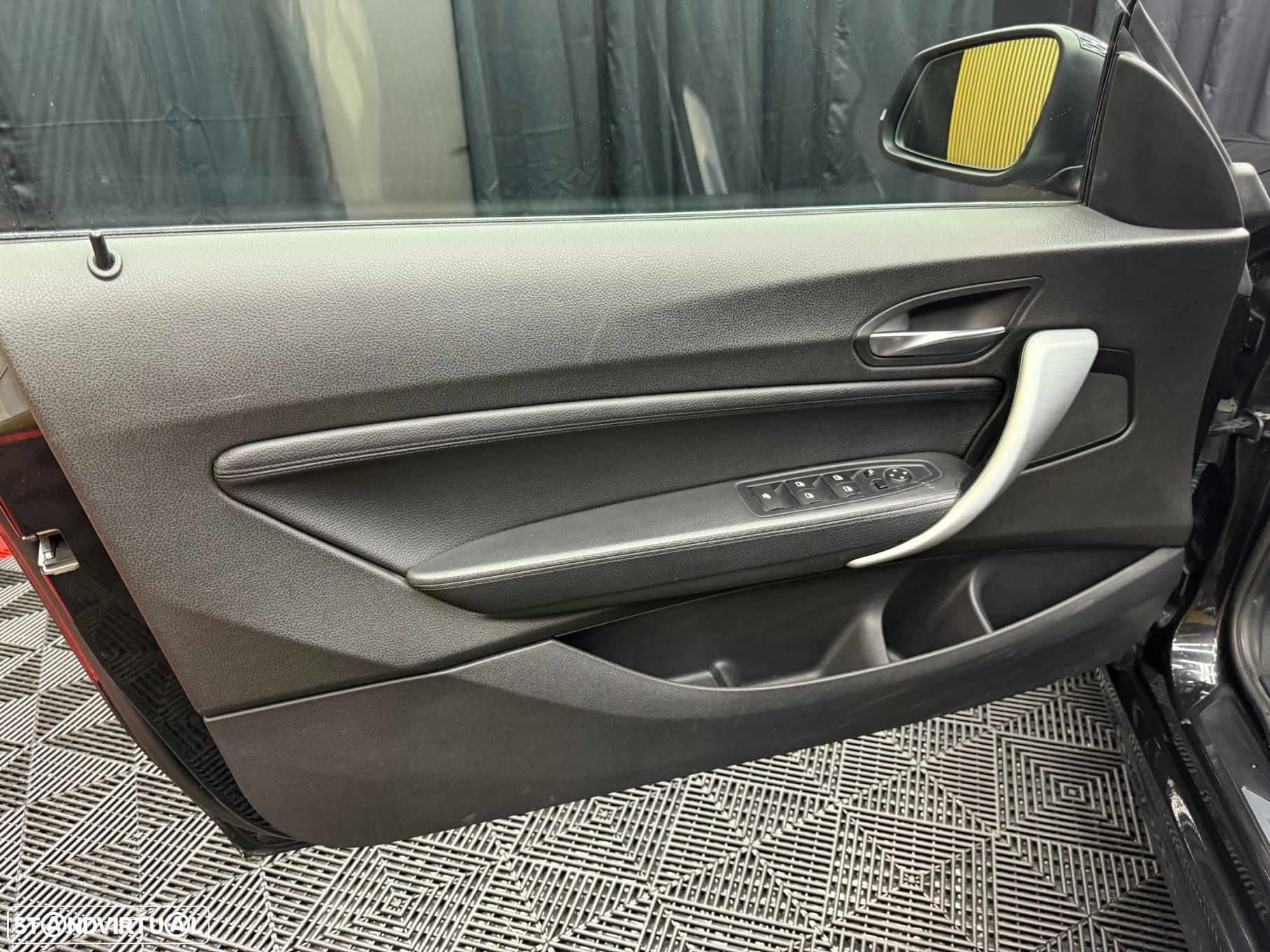 BMW 220 d Cabrio Pack M Auto - 25